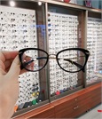 Ovisus: Fă o programare, dacă ai nevoie de o ramă nouă pentru ochelari
