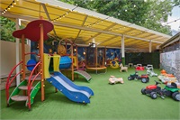 Terasa & Teren de Joaca Copii